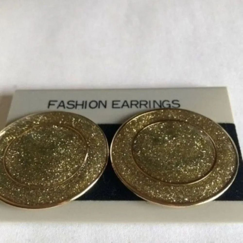 Vintage Gold Tone Round Fashion Earrings Clip On Made in Korea - Picture 2 of 4